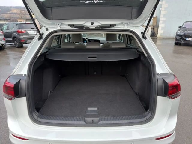 Volkswagen Golf Life Variant