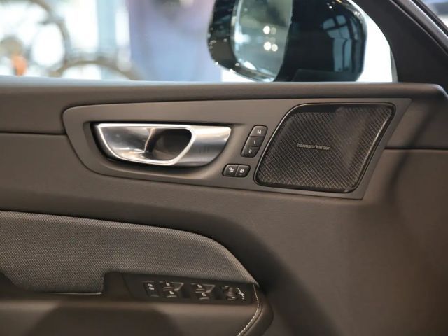 Volvo XC60 AWD Dark Plus