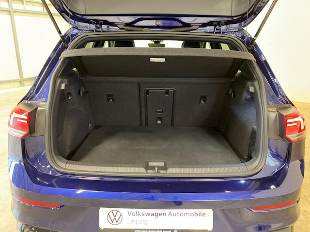 Volkswagen Golf 1.5 eTSI Golf VIII R-Line