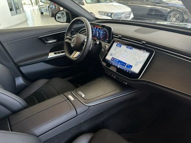 Mercedes-Benz E 200 AMG Line Sedan