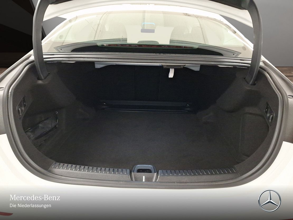 Mercedes-Benz E 200 AVANTGARDE Sedan