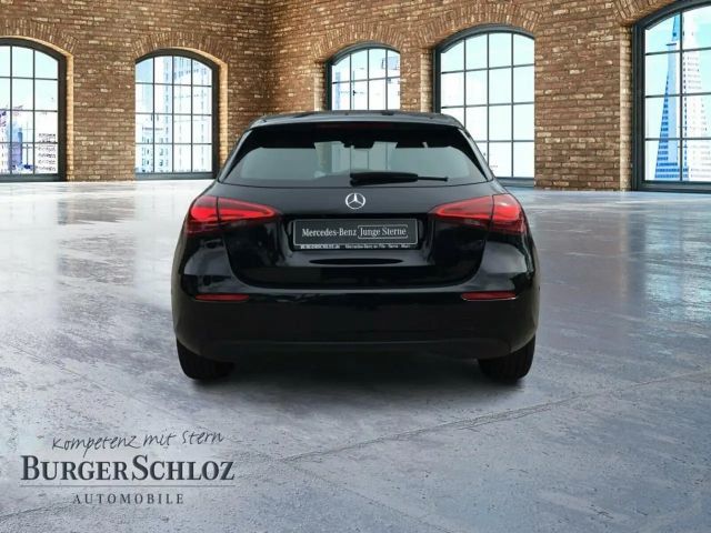 Mercedes-Benz A 180 PDC SHZ LED SpurH AUT LM KAM KlimaA
