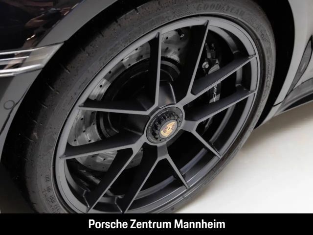 Porsche 992 Cabrio Carrera GTS