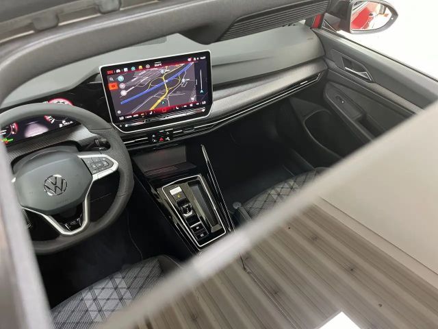 Volkswagen Golf 1.5 TSI DSG R-Line