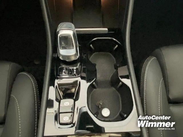 Volvo XC40 Business Dark Plus