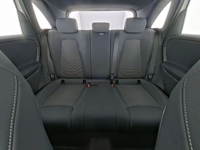 Mercedes-Benz B 200 Progressive Sedan