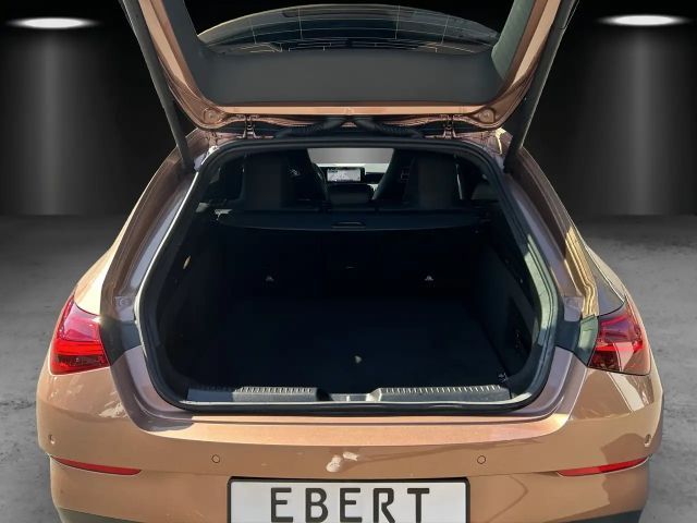 Mercedes-Benz CLA 200 AMG Line