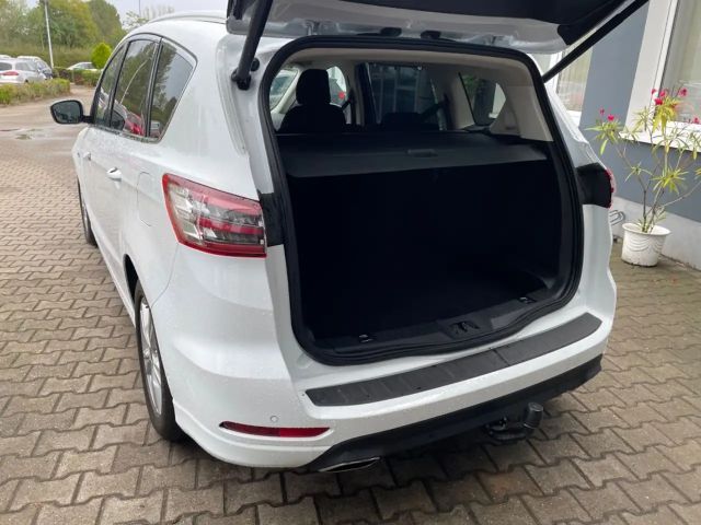 Ford S-Max Titanium