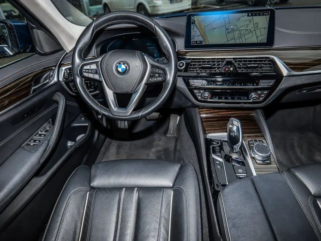 BMW 530 530e Luxury Line Sedan