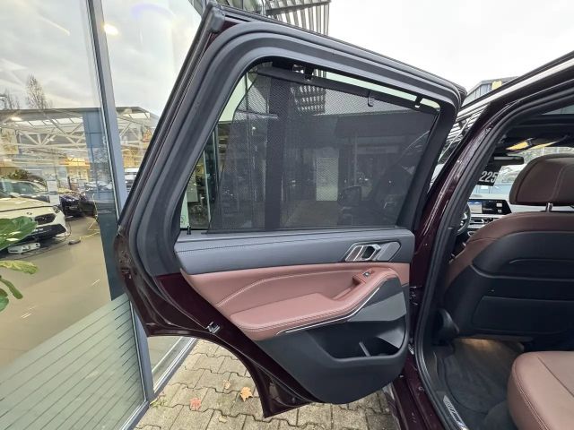 BMW X5 Individual M50i