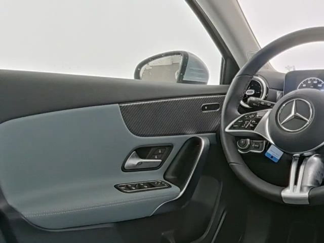 Mercedes-Benz A 180 Hatchback Progressive