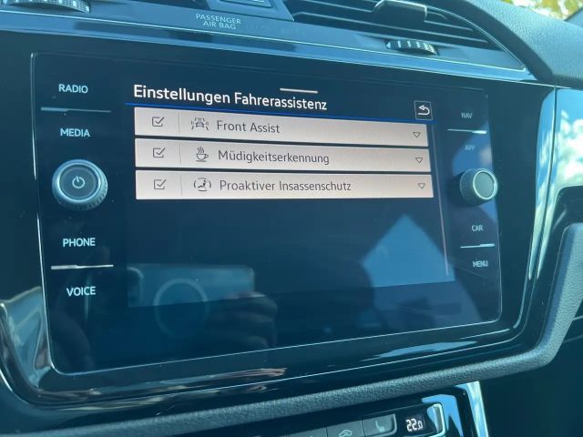 Volkswagen Touran 1.5 TSI R-Line Style