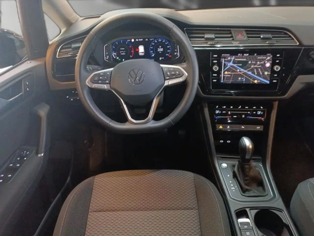 Volkswagen Touran 1.5 TSI DSG Pro R-Line
