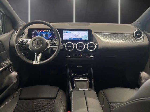 Mercedes-Benz B 200 Progressive Sedan