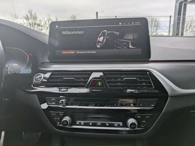 BMW 540 540d M-Sport Touring xDrive