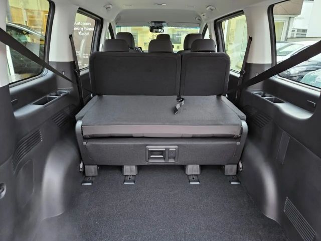 Hyundai Staria Trend