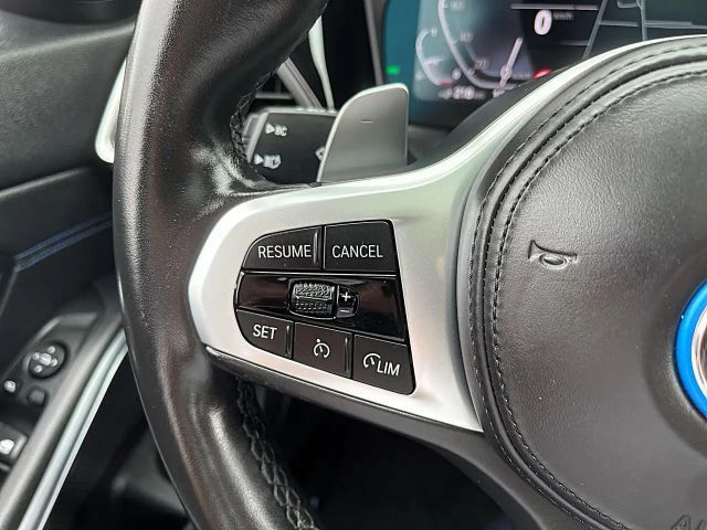 BMW 330 330e M-Sport Touring xDrive