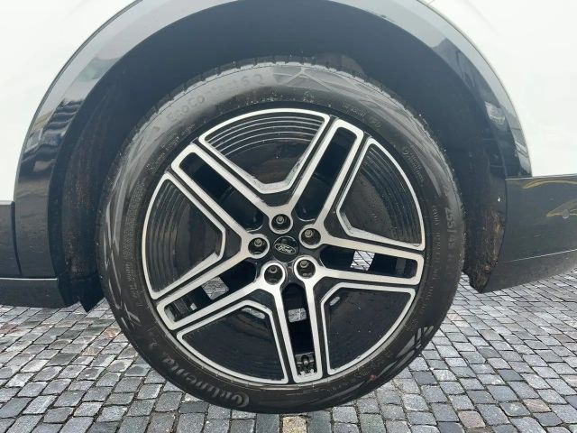 Ford Capri AWD Premium