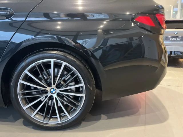 BMW 530 530d Luxury Line Touring xDrive