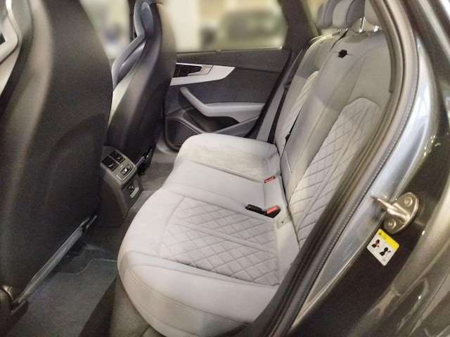 Audi A4 40 TFSI Avant Quattro S-Line S-Tronic