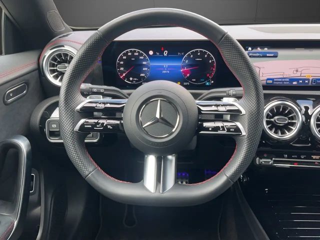 Mercedes-Benz CLA 200 AMG Line