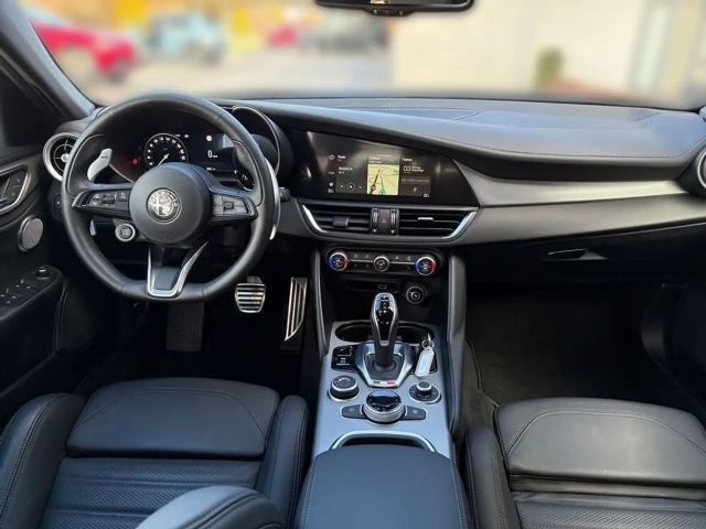 Alfa Romeo Giulia AT8 Q4 Veloce