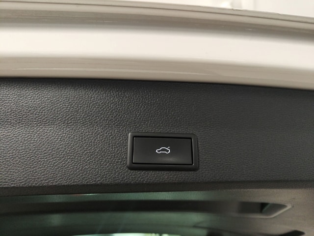 Seat Ateca Xperience 2,0 TDI Navi Digitales Cockpit LED Sperrdiff. El. Heckklappe Apple CarPlay