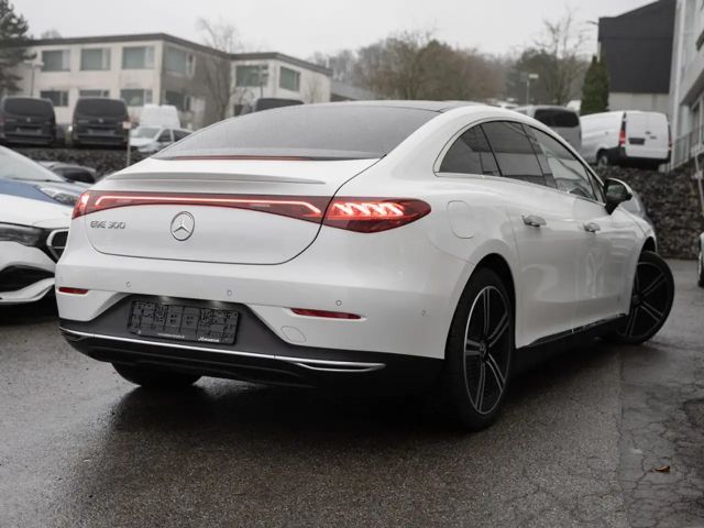 Mercedes-Benz EQE 300 Sedan