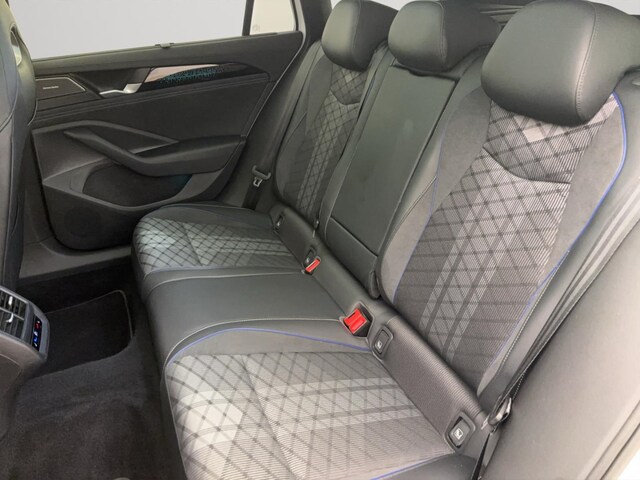 Volkswagen Passat 2.0 TDI DSG R-Line Style