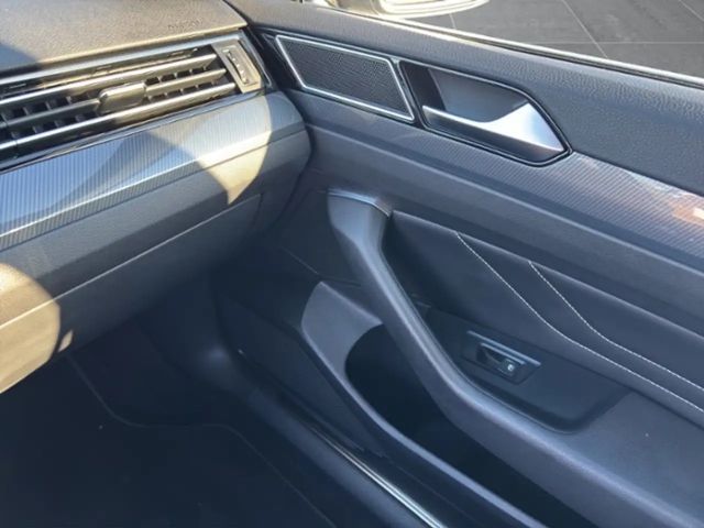 Volkswagen Passat 2.0 TDI R-Line Variant