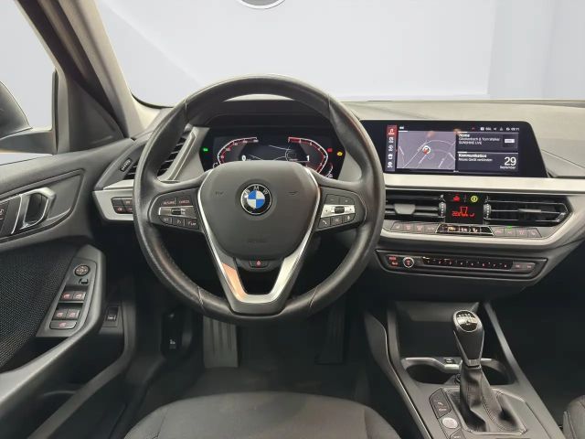 BMW 118 118i 5-deurs Sedan