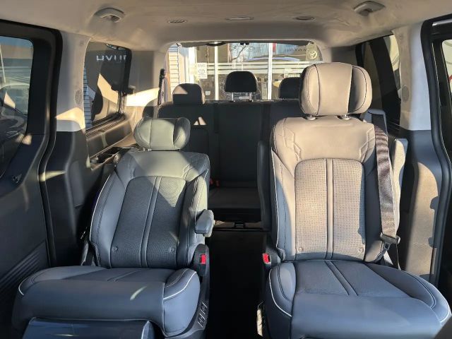 Hyundai Staria Signature