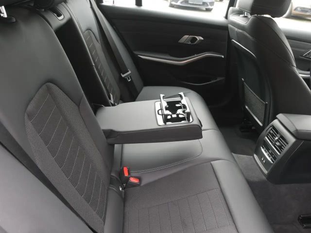 BMW 330 330i Sport Line Touring xDrive