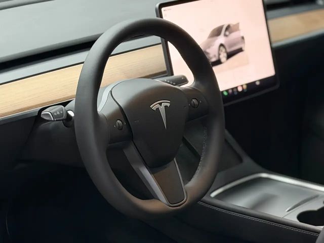 Tesla Model Y AWD Long Range