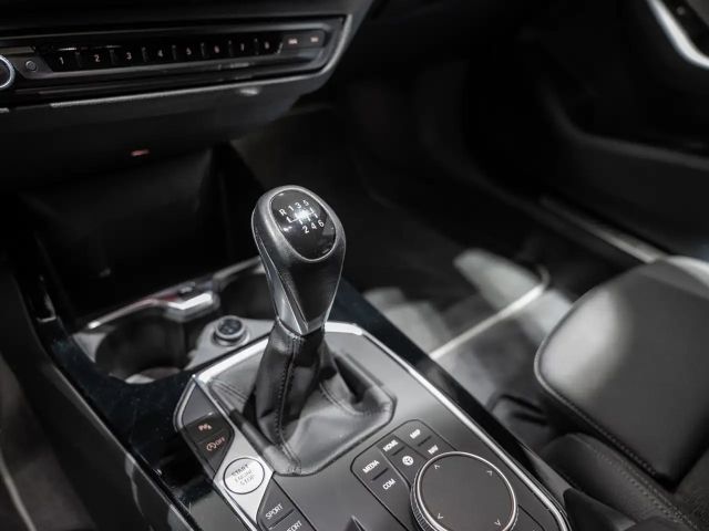 BMW 118 118i Sedan Sport Line