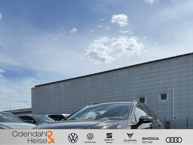 Volkswagen Golf 1.5 eTSI DSG Life Variant