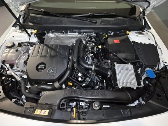 Mercedes-Benz CLA 200 AMG Line Coupé