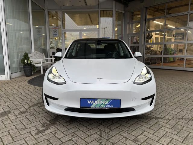 Tesla Model 3 RWD