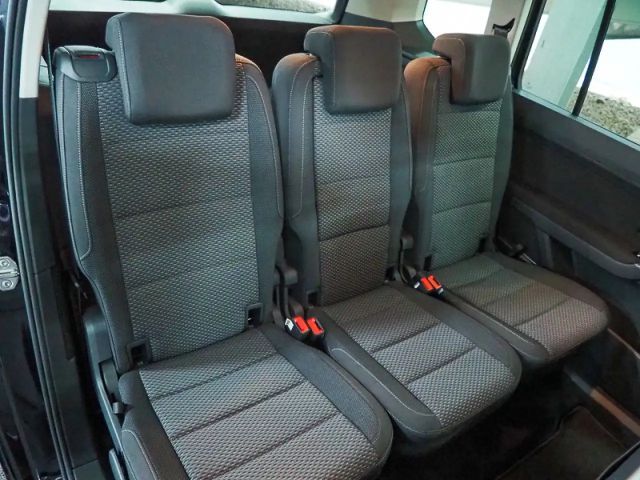 Volkswagen Touran 1.5 TSI DSG IQ.Drive R-Line