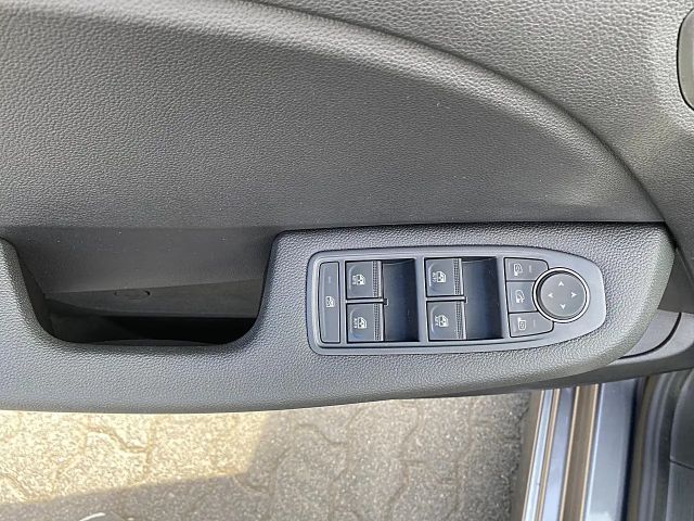 Mitsubishi Colt PLUS 1,0l Benziner 5MT Klima Navi Rückfahrkamera