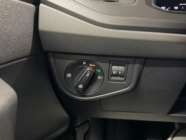 Volkswagen Polo 1,0*8 Fach*Parksensoren*Apple Carplay*Android A...