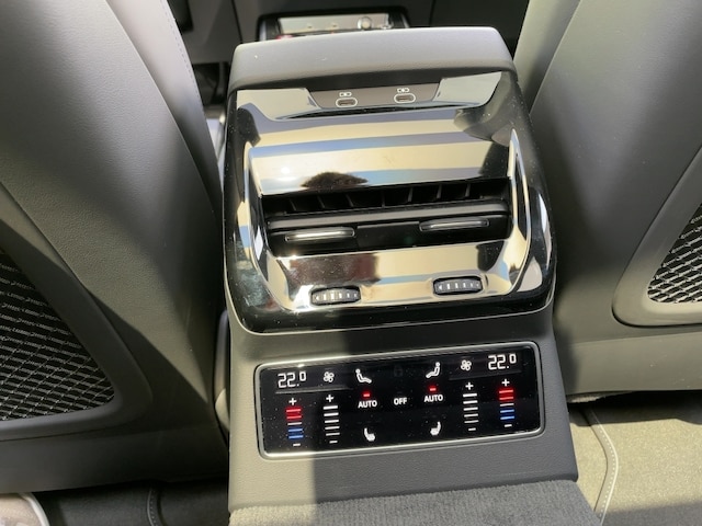 Audi A6 Avant Quattro S-Tronic