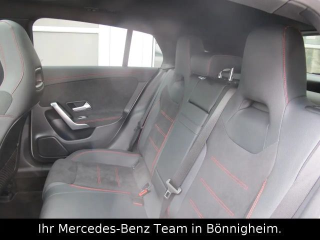 Mercedes-Benz CLA 200 AMG Line