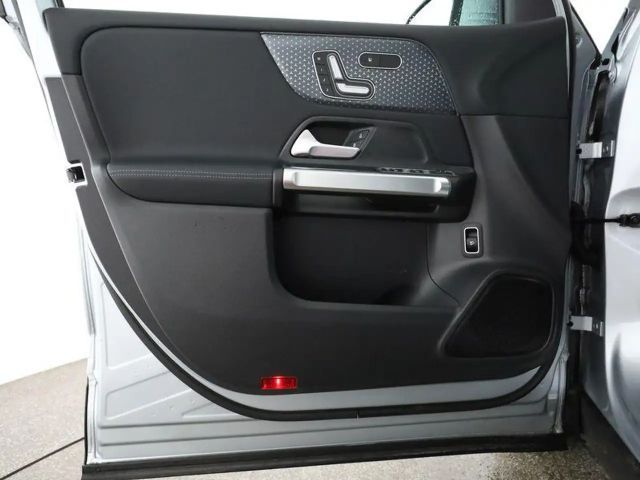 Mercedes-Benz EQB 300 4MATIC Luxury Line