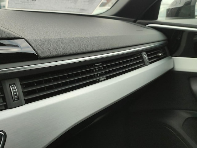 Audi A4 35 TFSI Avant S-Line