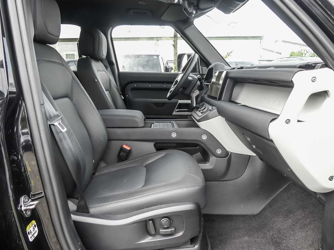 Land Rover Defender 110 Dynamic HSE