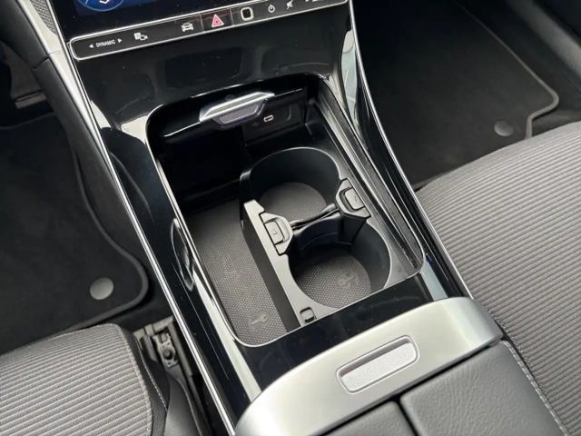 Mercedes-Benz C 180 AVANTGARDE Sedan