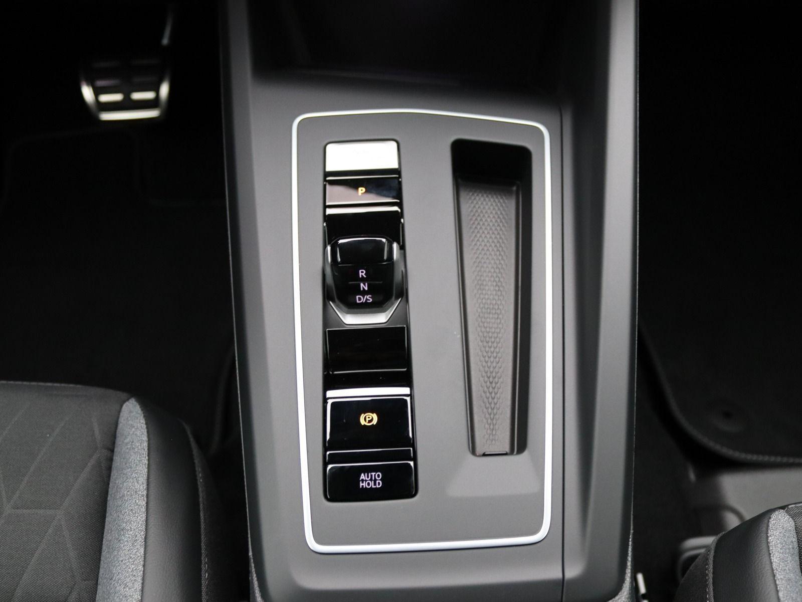 Volkswagen Golf 1.5 eTSI DSG Life