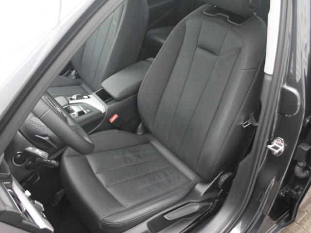 Audi A4 30 TDI S-Tronic Sedan