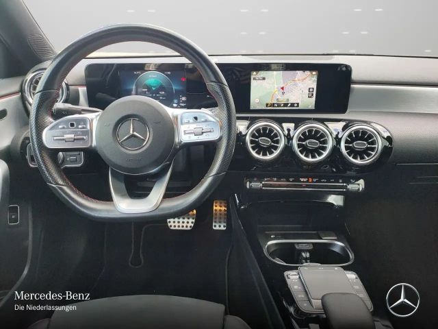 Mercedes-Benz A 250 A 250 e AMG Line